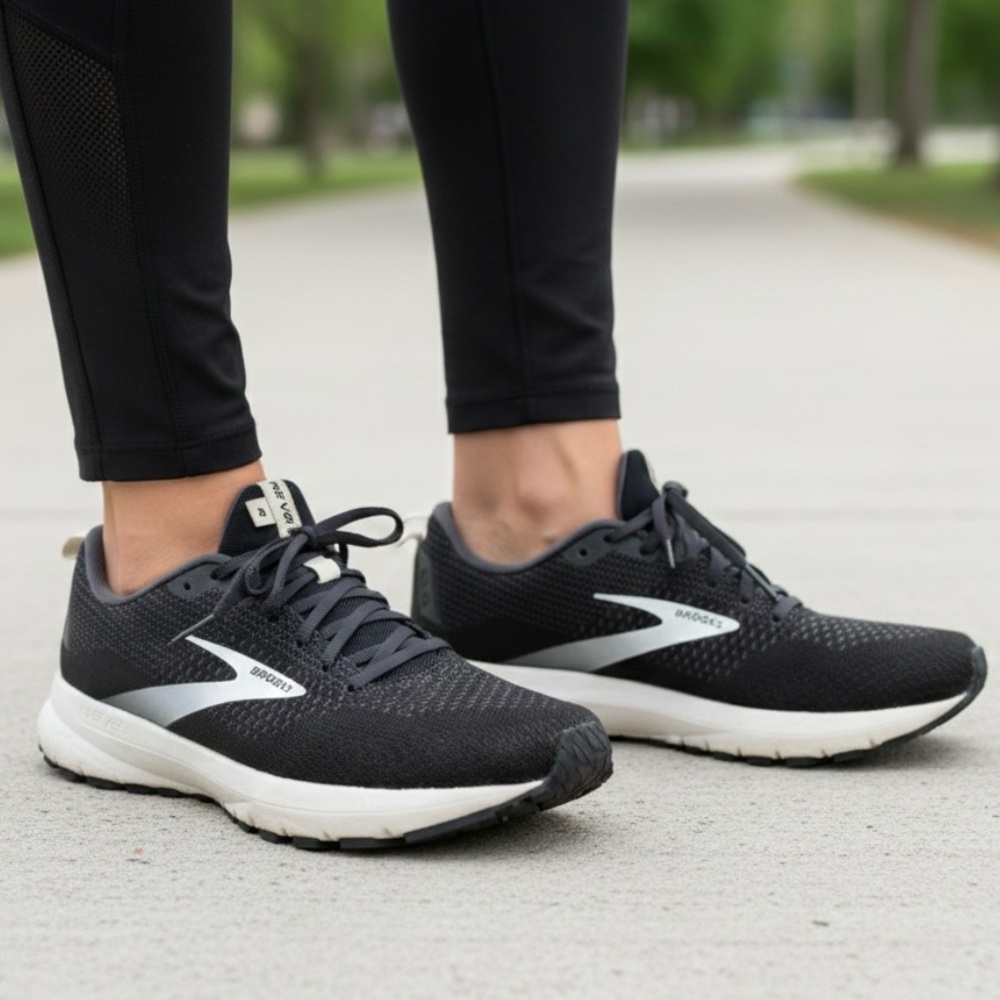 Brooks Revel 4 Running Sneakers 10 Black